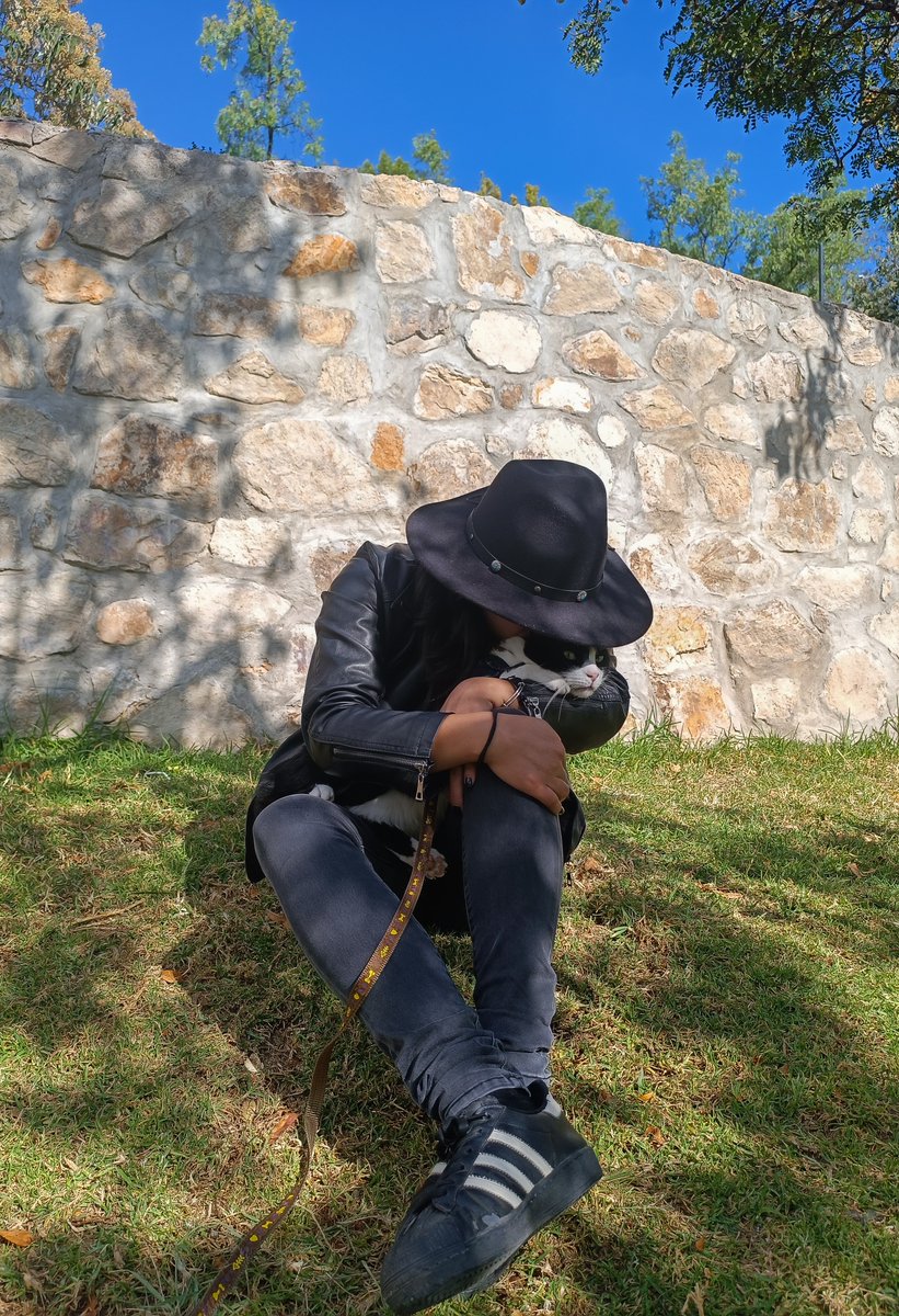olortegui_sol's tweet photo. 🖤 https://t.co/FLT3o9i0H6