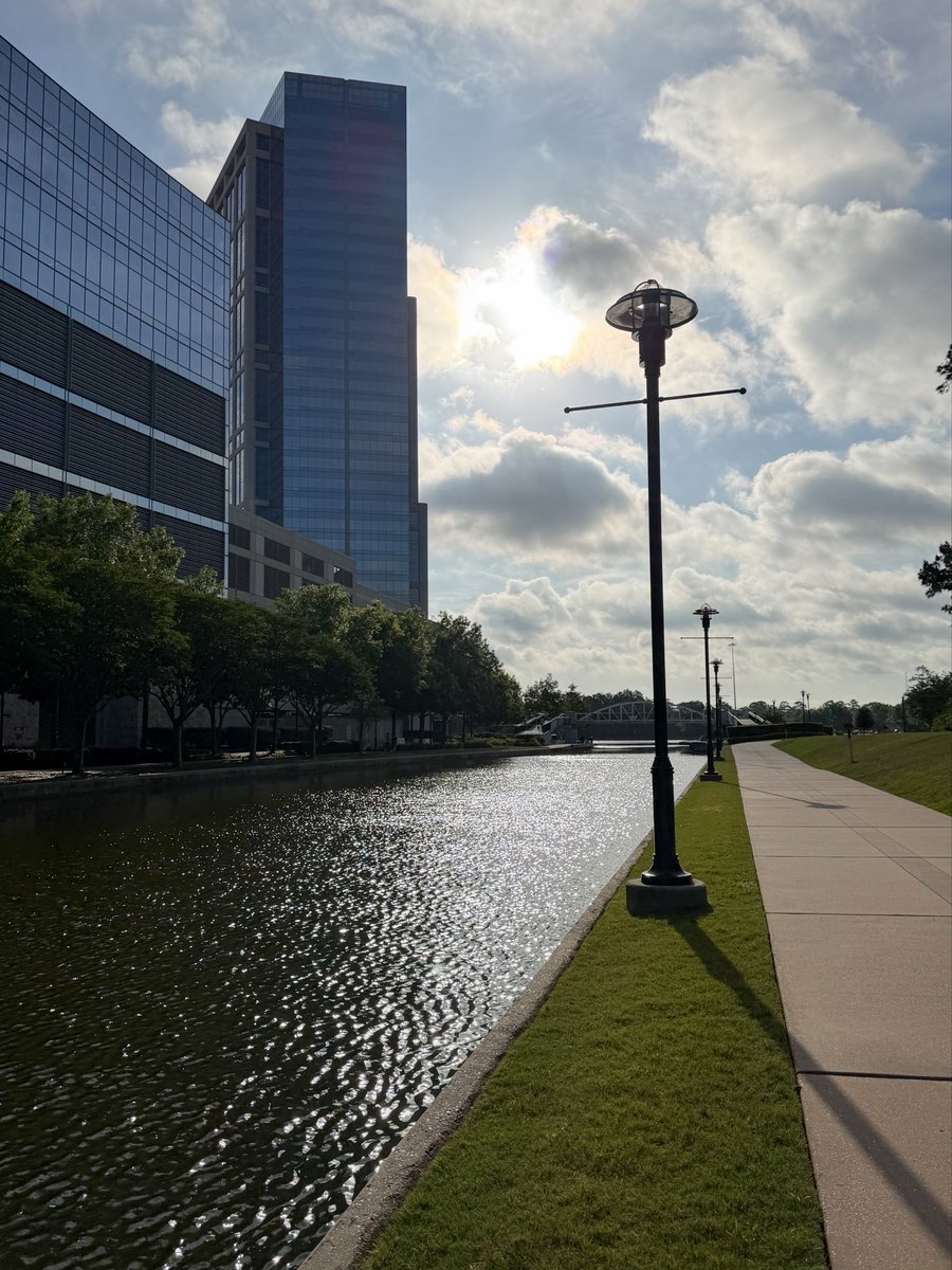 fhardey's tweet photo. @Rush74Kyle @vivien2112 The Woodlands, Texas

Thinking of all my Rush friends as……we get to do it all over again!  Let’s go! https://t.co/fRfVzV4gG9