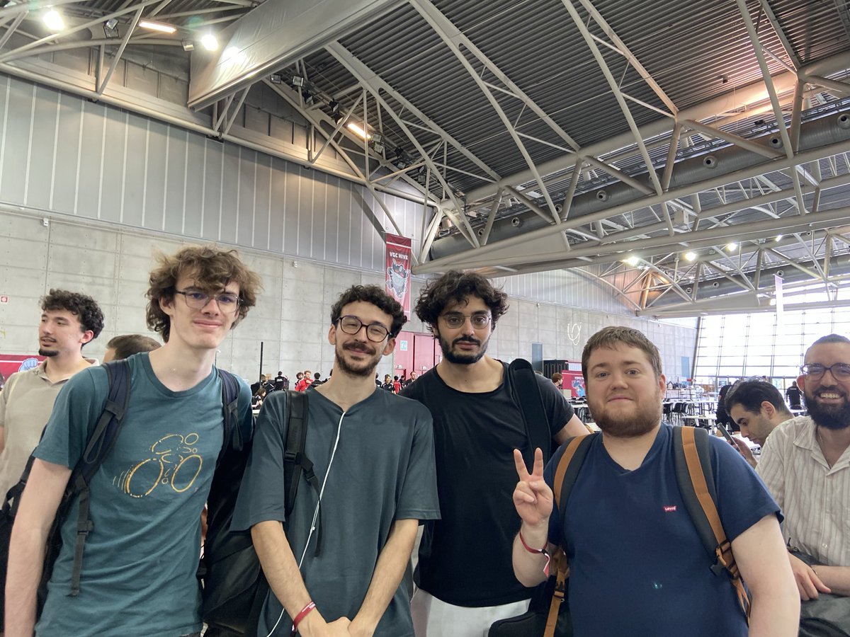 TonyViales's tweet photo. Merci tous les français un week-end de fou ! 💙🤍❤️🙏💪👋 # Turin vgc 2026 https://t.co/5SZwiKynA5