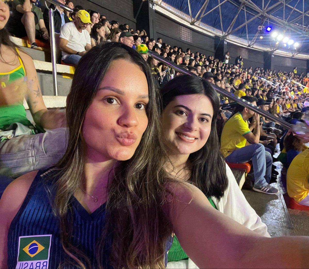 agnesbsb's tweet photo. BRA x ITA 🇧🇷🇧🇷 https://t.co/X8F5emWWKg