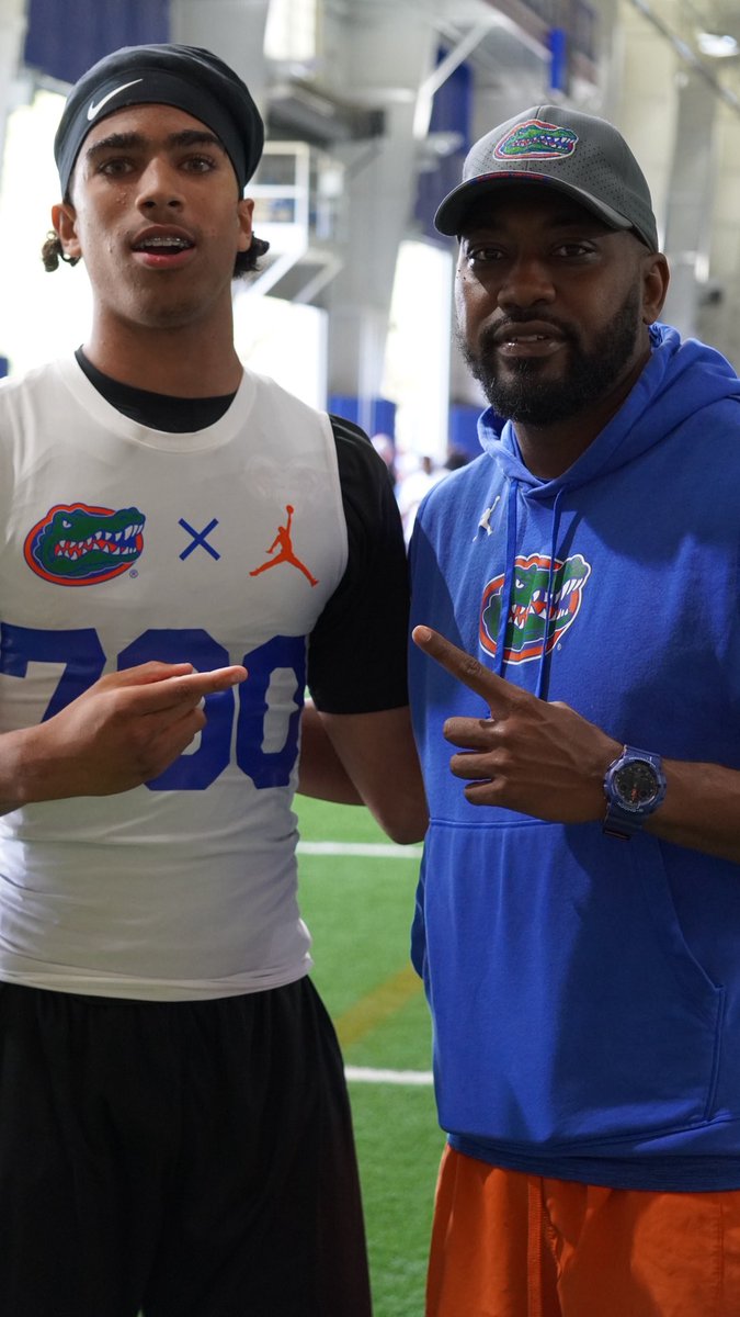 Owen7Sterling's tweet photo. Thank you @CoachGoede and @_CoachLucas for your time today. It was great talking to you and look forward to connecting more. Appreciate all you do. 

@BrodyWiseman @GatorsFB @RRamsRecruiting @Andy_Villamarzo @PrepRedzoneFL @FLPrepVarsity @SageHansard @ARQ_QB @Lo_Kizell https://t.co/NEx1aYI1It