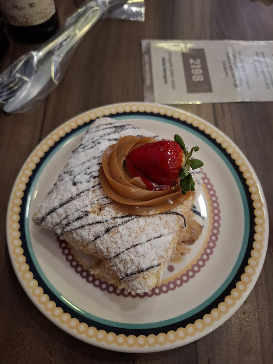 _Katmarkovcz_'s tweet photo. Chegando em casa depois de dirigir mais de 200km só pra comer isso: https://t.co/XvHTAk4iU3