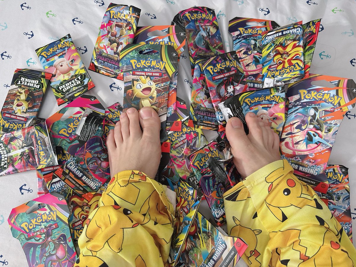 xerbortking's tweet photo. Just one more pack! 0_0 https://t.co/vglk0K2dMm