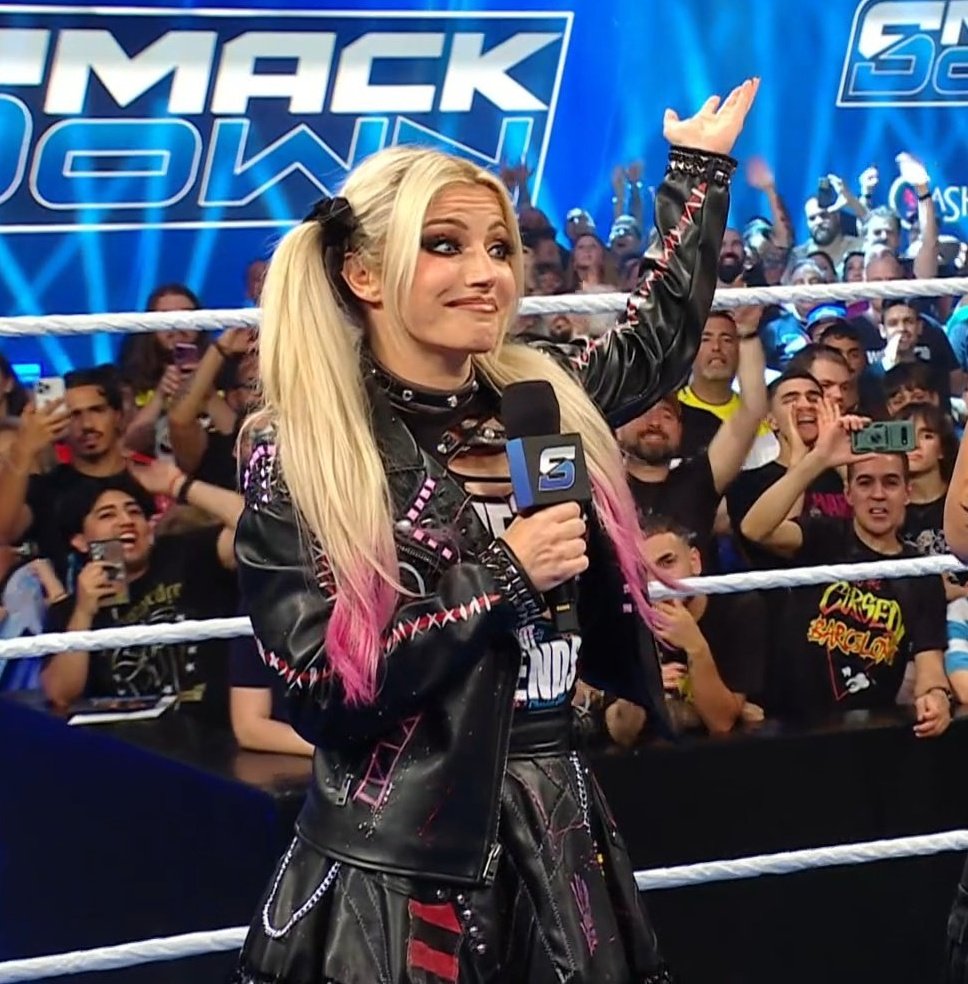 Era_Of_Bliss's tweet photo. #365DaysofBliss😇
Day 1️⃣5️⃣8️⃣ Post a Fav Pic/Gif of @AlexaBliss_WWE ⭐️ https://t.co/q0DGKsGn5R