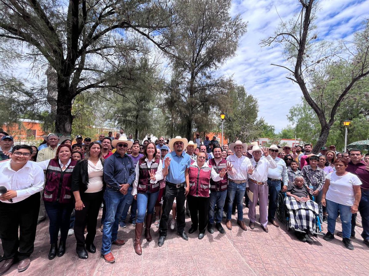 PartidoMorenaMx's tweet photo. ¡Ni un paso atrás en la defensa de nuestra patria soberana! 🇲🇽🫡

Así se organizó el pueblo en El Salvador, Zacatecas; Metlatónoc, Guerrero; Aquila, Veracruz; Cuncunul, Yucatán; Matamoros, Tamaulipas; San Felipe de Jesús, Sonora; Tuxpan, Jalisco; San Luis del Cordero, Durango, y Santa Catarina, Guanajuato.

#PorLaSoberanía
