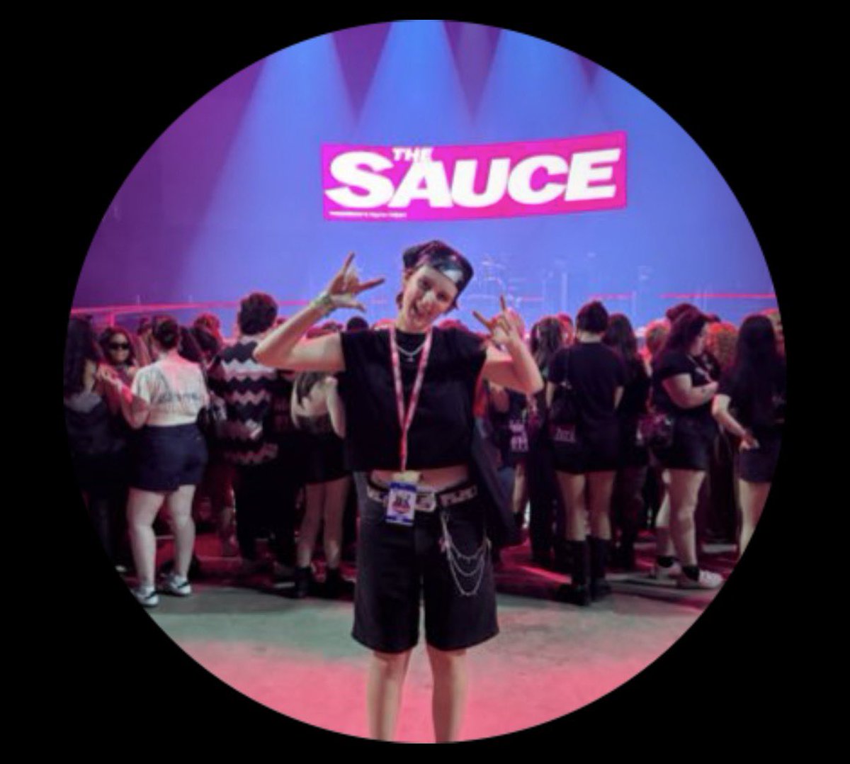 ✰ syd sees 5sos + BTS ✰ tweet media
