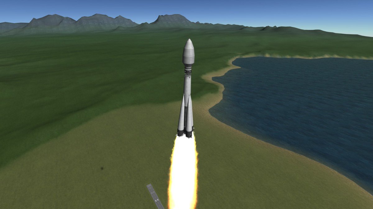 GeraldJr1997's tweet photo. And after the came using another R7 a placed a munar survey satellite to find the best spots for a mun base https://t.co/thN59qhNBM