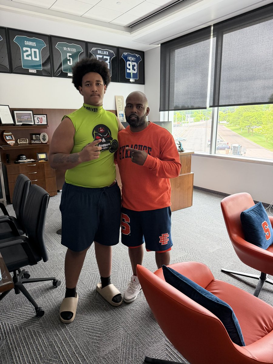 SFurrIV's tweet photo. Blessed to Earn my 3rd division 1 offer from Syracuse University! @CoachDgrant @GregSmithRivals @WillVapreps @FranBrownCuse @CuseFootball @CoachAmbro315 @EdOBrienCFB @RecruitWOFB @CoachWatkCUSE @DMFootball258 @AMannicciCuse https://t.co/pGHeWVBlII