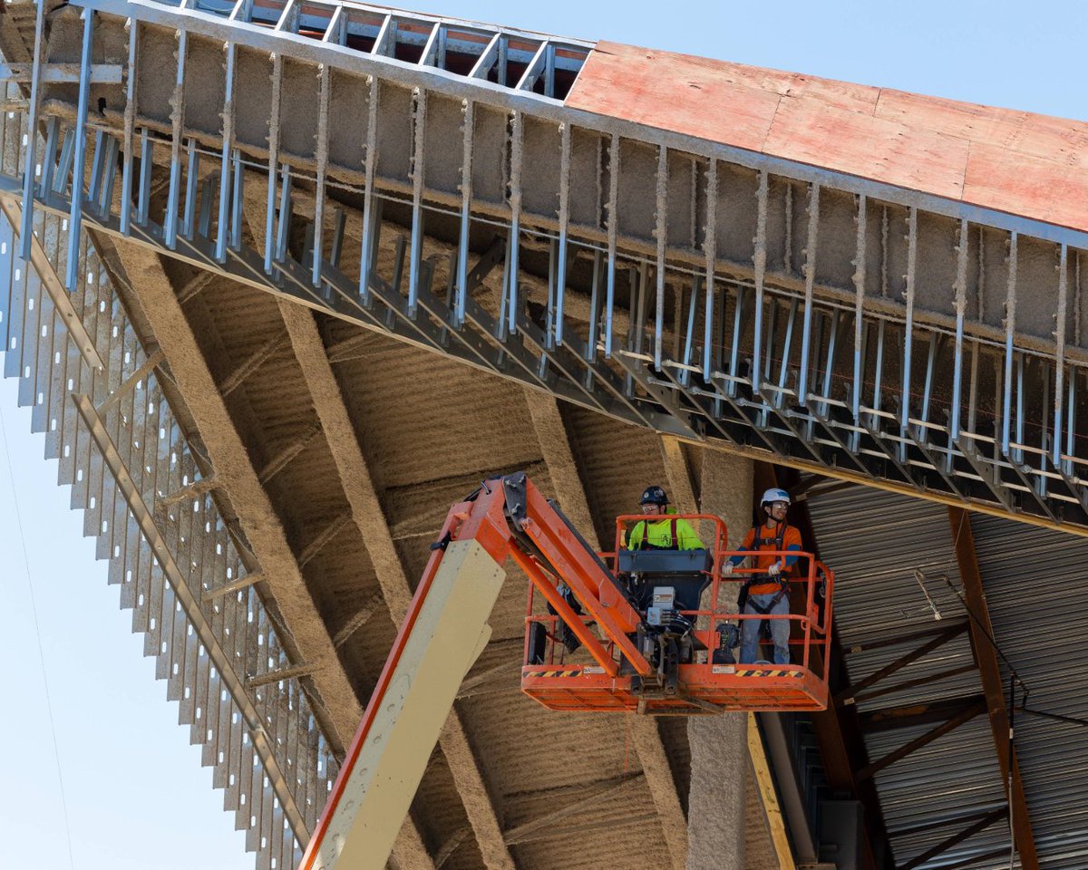 kyexpocenter's tweet photo. Here's a closer look at the KEC renovation and expansion progress. 🏗️

#KEC #Louisville #Renovation https://t.co/2LH7x23RJc