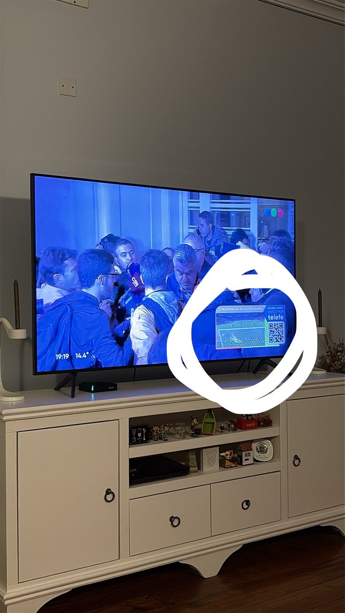 angelacrh's tweet photo. @telefe Pueden dejar de hacer publicidad. Así se puede ver la programación como corresponde!! Es horrible!! https://t.co/o3SapNiWGO