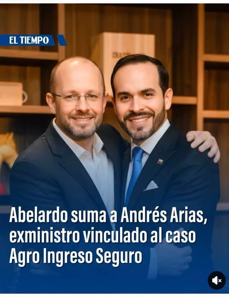 Son15Letras's tweet photo. 17 años de cárcel tiene el condenado @AndresFelArias... Y ahí está, sonriente el corrupto ese. https://t.co/XuakXPCPU9