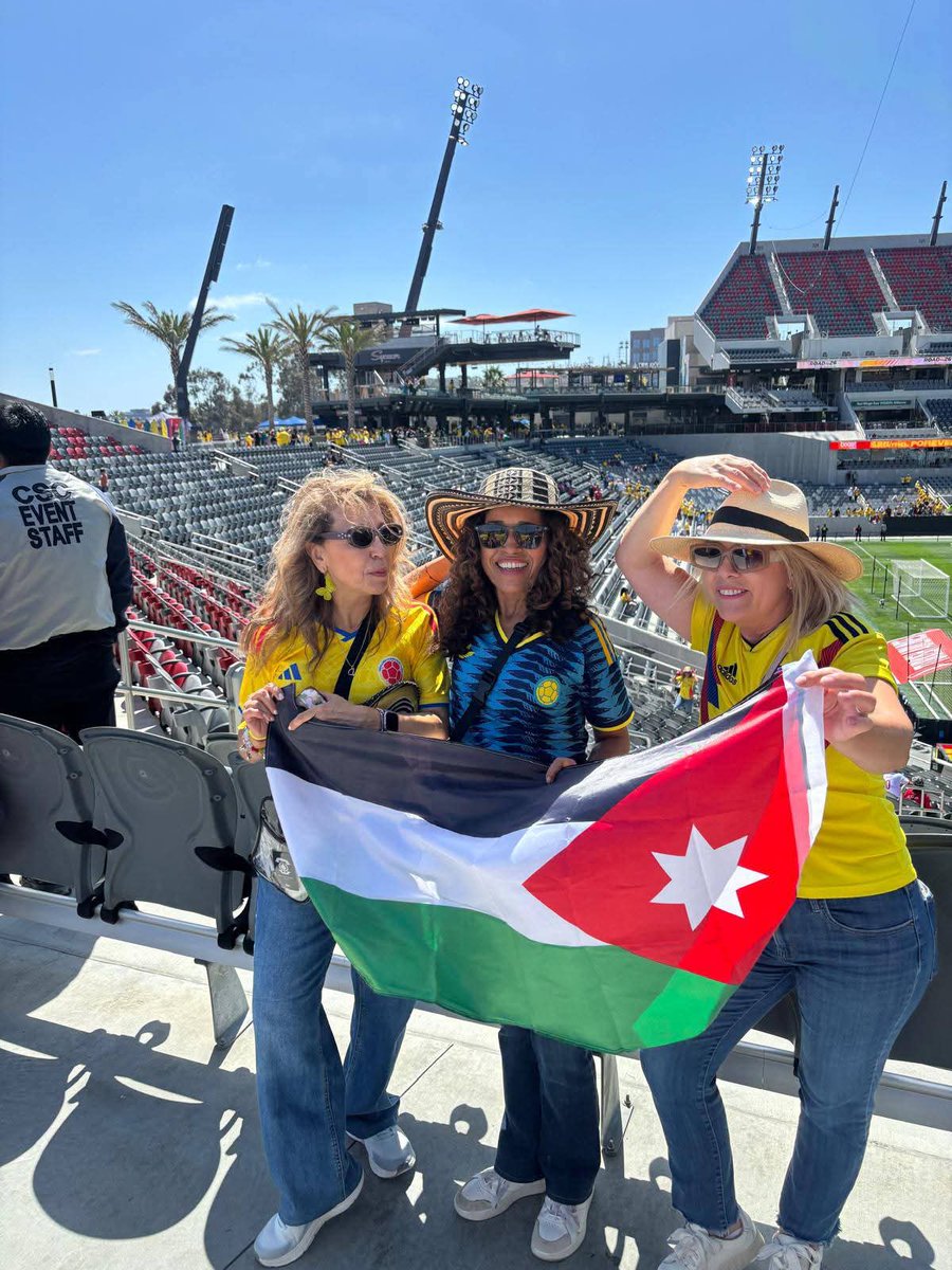 b_aldayyat's tweet photo. الكولومبيين عز القرايب يا فكاكين النشايب 🇯🇴🤍🇨🇴😂 https://t.co/CwdqEGCUFn