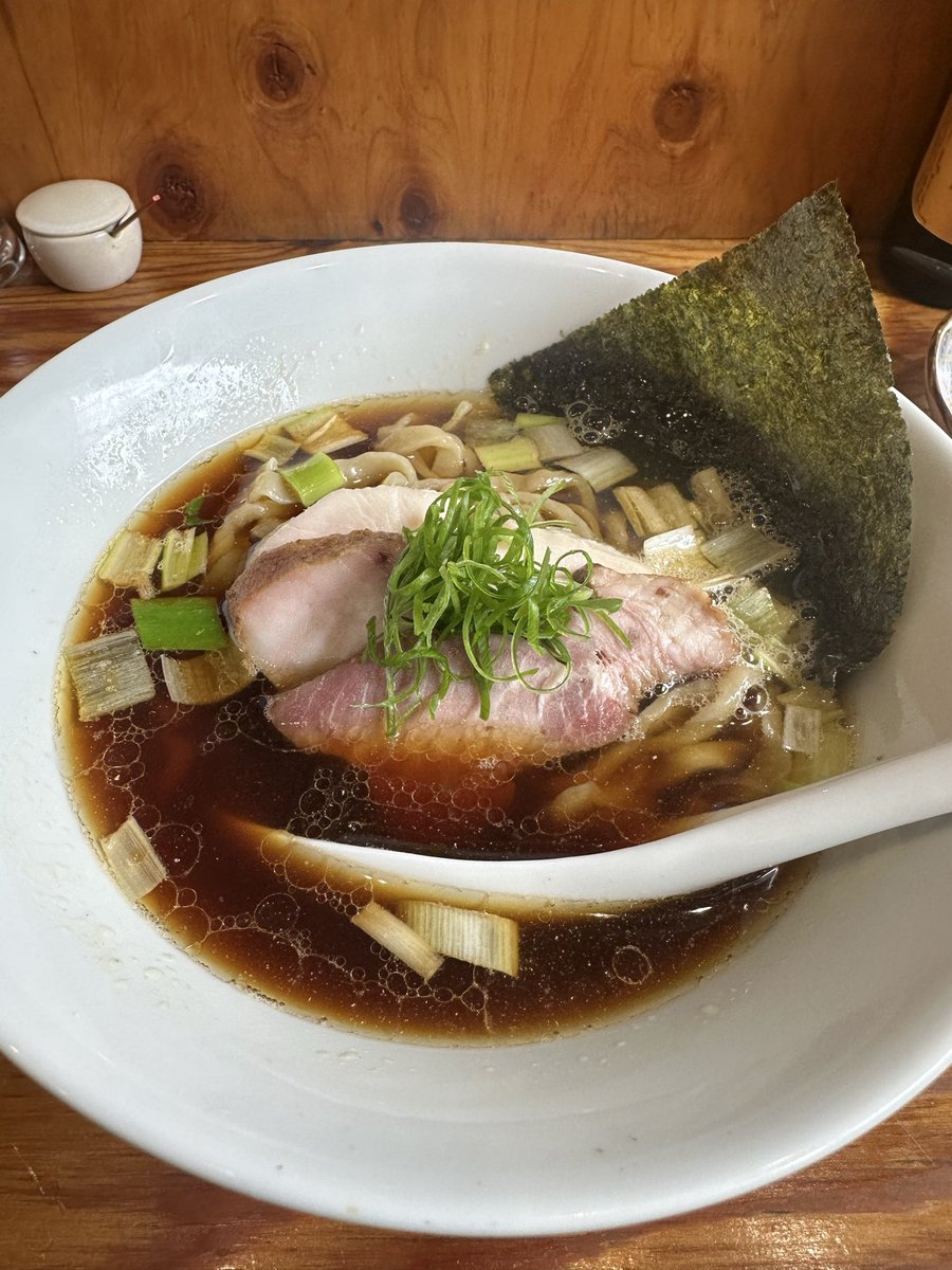 ma555crazy's tweet photo. 麺や晴心@落合

✔︎手揉み中華そば醤油
おつまみセット&amp;鴨ロース3枚&amp;エビス🍺

美味しかった🤗
おつまみセットも最高ー

ごちそうさまです🙏

#麺や晴心
 #落合 https://t.co/ujYxqCW9nH
