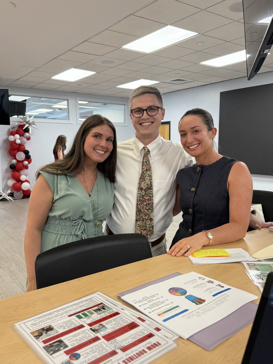missdeliso's tweet photo. Round table presentations about the 7 steps to a language rich classroom✅ 

This year we were able to share different ways to incorporate the steps into our classrooms. This book was so insightful and made a positive impact on my learners and classroom routines. #MineolaUFSD https://t.co/5y8VUQHH3N