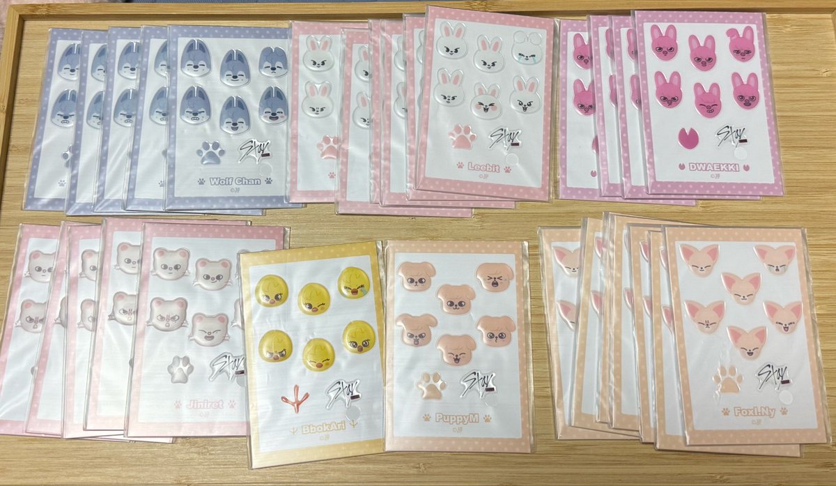 hima_____0's tweet photo. StrayKids スキズ オンラインくじ SKZOOぽん 買取 譲渡 交換

譲】
🐺🐰🐖🐇🦙🐿️🐥🐶🦊

求】全て＋送料梱包費
キーボードチャーム、ポーチ550円
シール 400円
トレカ 300円

郵送or京都手渡し
まとめての方優先させていただきます。お気軽にお声かけください🙇🏻‍♀️ https://t.co/vvDiic896v