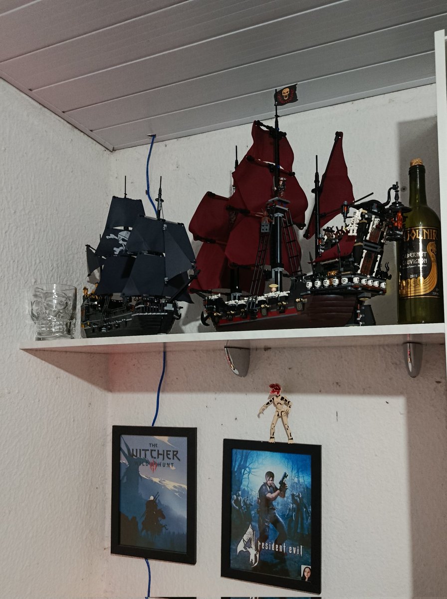 Samaly_nox's tweet photo. Está incorporado à decoração do quarto. https://t.co/eFeyYiNPna