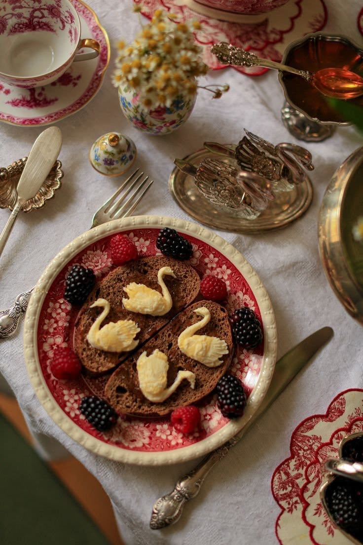 purelivn's tweet photo. whimsy breakfast ✧˚ ༘ ⋆ ♡ https://t.co/FN9biYTWAT