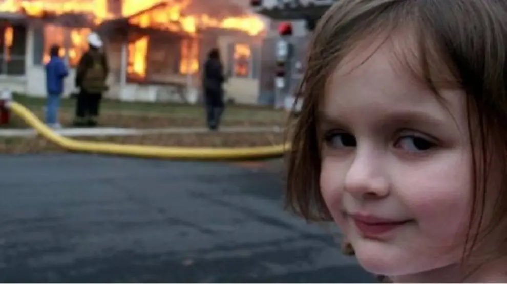 DaemonSparks's tweet photo. @lunavour It’s giving arsonist intent https://t.co/1o22Y5QMIi