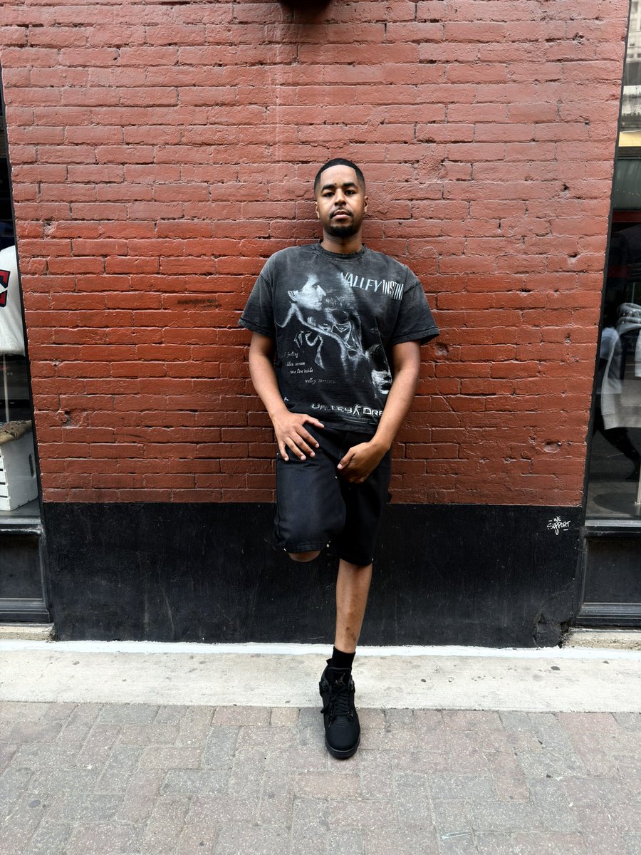 only1meech_'s tweet photo. The real out numbered but I’m still lasting 🥇 https://t.co/KRthm4a2Fo