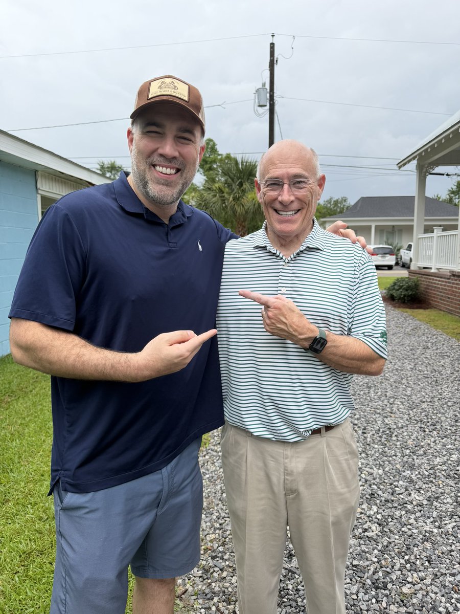 MattDevittWX's tweet photo. Trip to New Orleans and Mississippi this weekend for a Hurricane Season kickoff get-together. A lot of fun meeting old friends and making new ones. Thanks for the event @iCyclone! 🌀 https://t.co/knVTt6vzcu