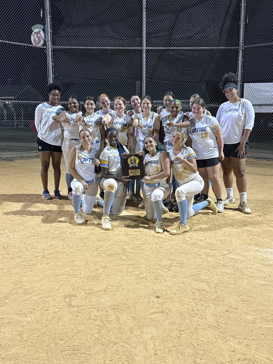 l57699_lexi's tweet photo. Riptide had their 1st tournament of the season yesterday. It felt so good to be back with my team. We played hard and battled it out. #SBRRetweets #LvlUpSportsX #ExtraInningSB #Softball_Home @RiptideSftBall https://t.co/sWWSamwIvw