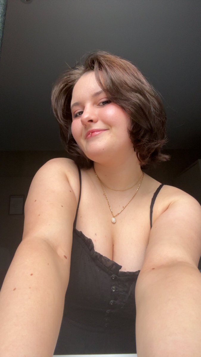 llilaclillyOG's tweet photo. Is the hair giving pixie ??? 
#hair #pixiehair #fairy https://t.co/BpdllQ1KPP