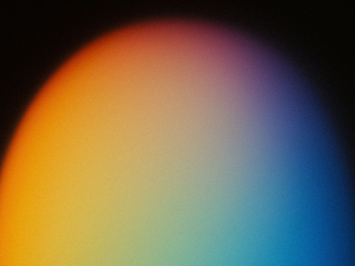 aura_graphs's tweet photo. "2026年6月8日 / 曇り · 18°C"
さまざまな色が混ざり合った、宝石のような光を、カメラを使わずフィルムに直接焼きつけた写真。

（今日の光を写して 368日目） https://t.co/LRatVxjbCh