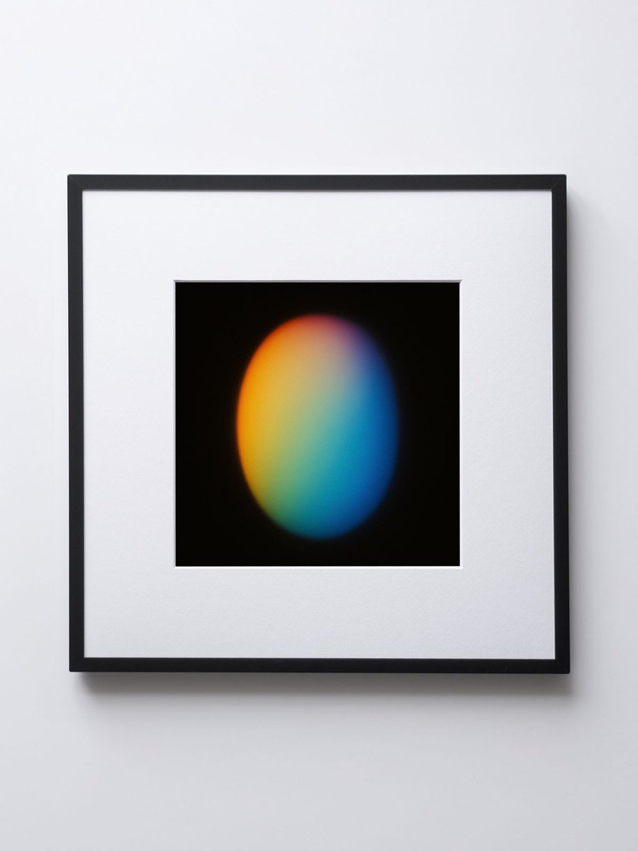 aura_graphs's tweet photo. "2026年6月8日 / 曇り · 18°C"
さまざまな色が混ざり合った、宝石のような光を、カメラを使わずフィルムに直接焼きつけた写真。

（今日の光を写して 368日目） https://t.co/LRatVxjbCh