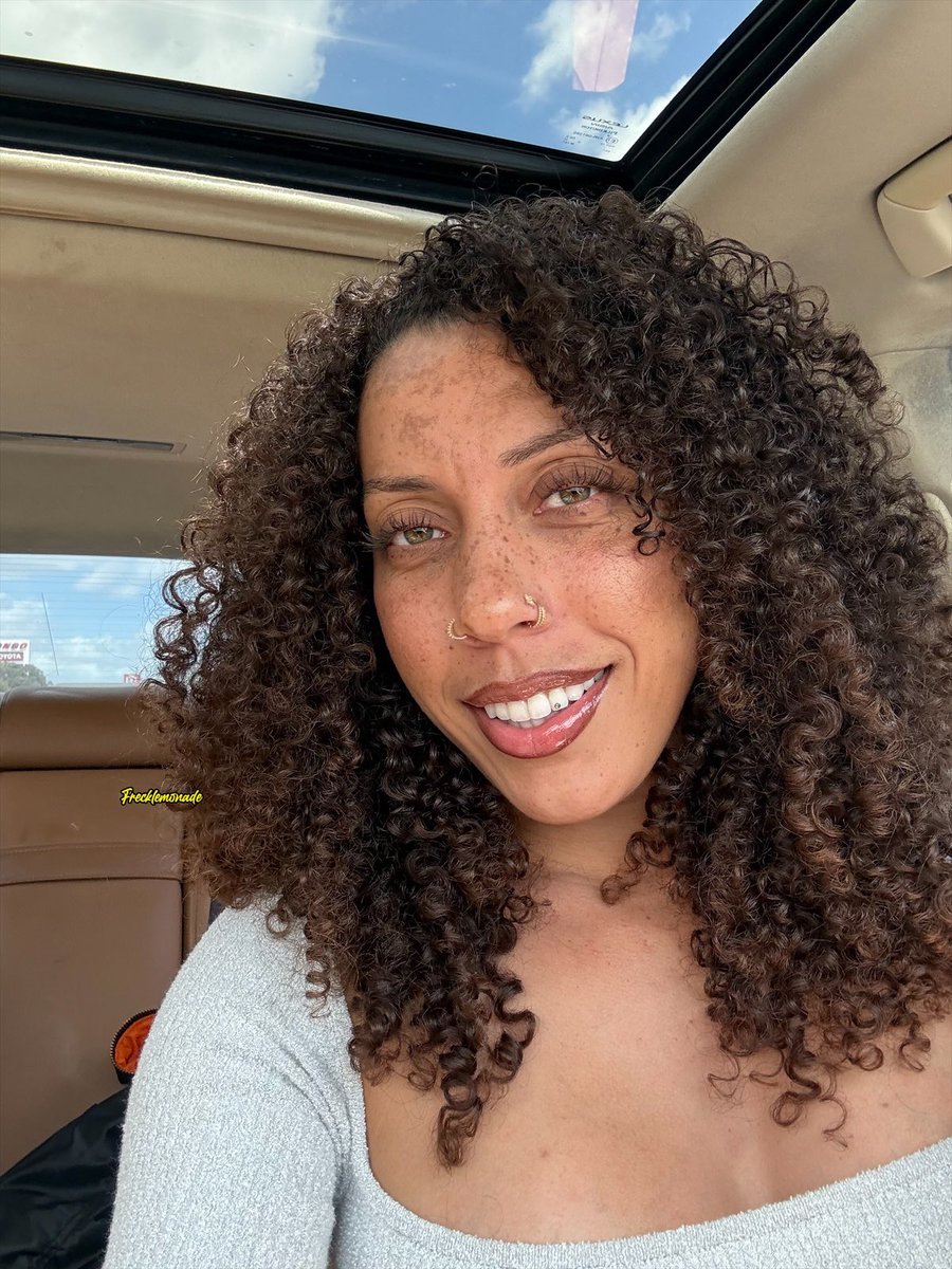 frecklemonade_'s tweet photo. Smile for me daddy🤍💎🥶💎🤍 https://t.co/RSodyKxEZ3
