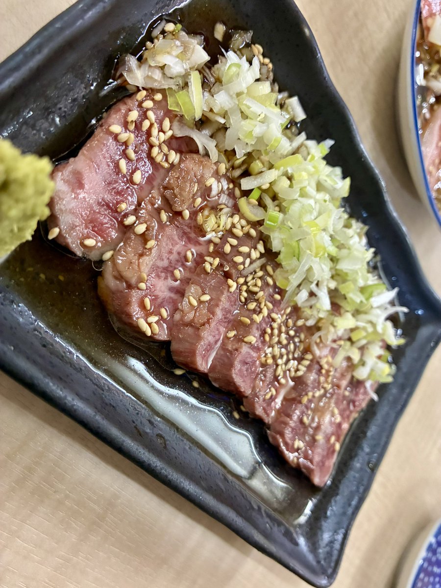 ifuwaku1's tweet photo. 【蒲田①】

口開け15分前に並んで凸
下処理仕事なのか本当に変なクセもなく旨みだけぎゅっと閉じ込めているかのようなお肉ちゃんたち。
東京もつ焼きの最高峰の一つだと改めて実感。
とてもとてもとっっっても美味しい幸せ🫶
ごちそうさまでした。 https://t.co/12kPjA2S9r