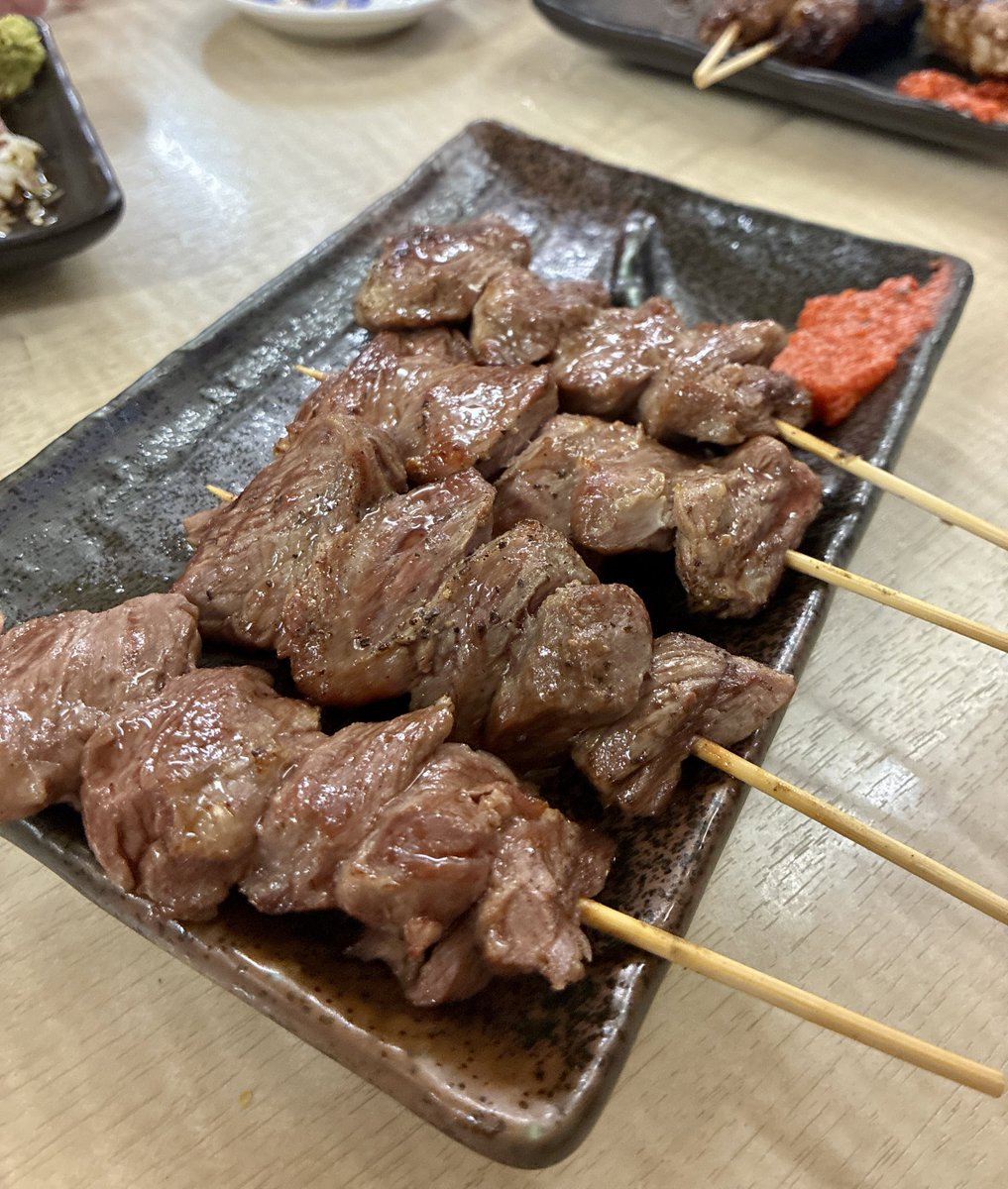 ifuwaku1's tweet photo. 【蒲田①】

口開け15分前に並んで凸
下処理仕事なのか本当に変なクセもなく旨みだけぎゅっと閉じ込めているかのようなお肉ちゃんたち。
東京もつ焼きの最高峰の一つだと改めて実感。
とてもとてもとっっっても美味しい幸せ🫶
ごちそうさまでした。 https://t.co/12kPjA2S9r