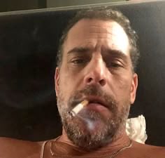 SweeetCarolina1's tweet photo. you’re lying with your gold chain on https://t.co/xqdaEbu6aK