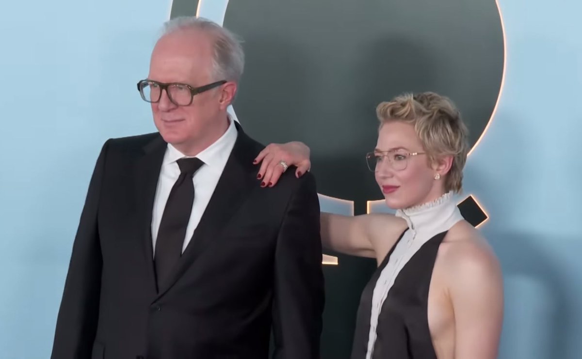 winonasfilm's tweet photo. she’s mogging him https://t.co/xDS2IteZ2I