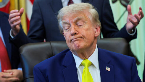 ynetnews's tweet photo. Trump to Netanyahu after Iran attack: 'Don't retaliate, make a deal'

Trump urged Iran to return to talks and 'make a deal,' said he was 'not happy' with Israel's Beirut strike and told Netanyahu not to retaliate; CENTCOM released ...

https://t.co/j8dWZkmCgM https://t.co/CIBu08ez1s