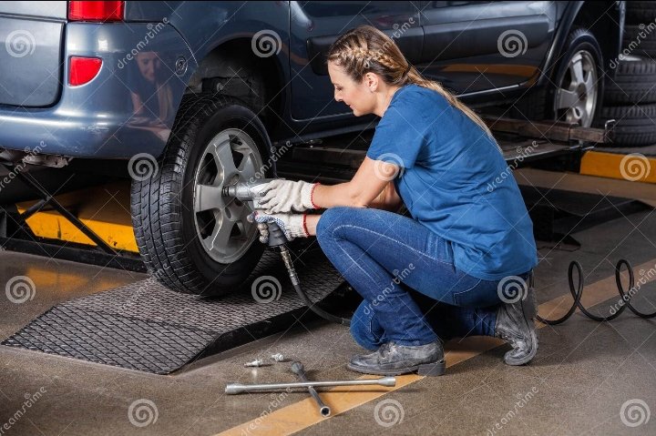 AstroDeltan's tweet photo. @itzchristunique I can't rate any woman who dont know how to change a car tire https://t.co/okL6AWslFu