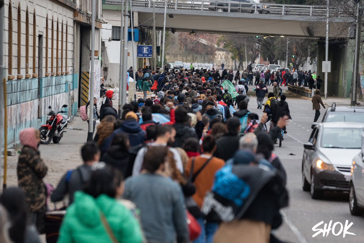 shokargentina's tweet photo. — Histórica jornada popular con más de 70 cuadras de fila para despedir al Indio Solari en Villa Dominico, Avellaneda. https://t.co/kSQvm5G3g1