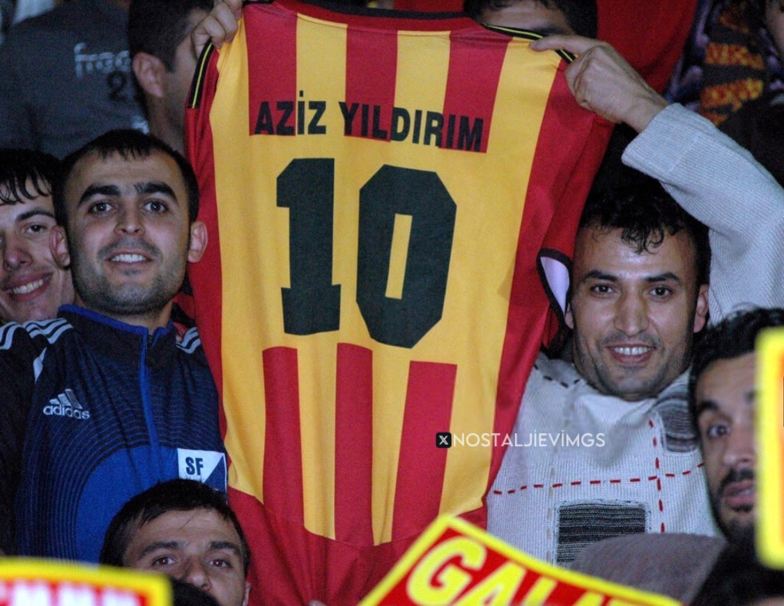 _uA97's tweet photo. Büyük başkan.. 💛❤️ #AzizYıldırım https://t.co/QqJrgDsZVm