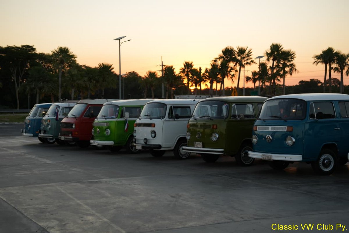 CVWC_PY's tweet photo. El sábado 7/06 realizamos nuestro encuentro en la Estación Petromax Chaco'i, el paseo incluyó un paso por el puente Héroes del Chaco en caravana de clásicos VW. 
32 vehículos formaron parte del paseo. 

Todas las fotos en nuestra fan page de facebook.

 https://t.co/SF5LqGKRVt https://t.co/RQZLXCSGvF