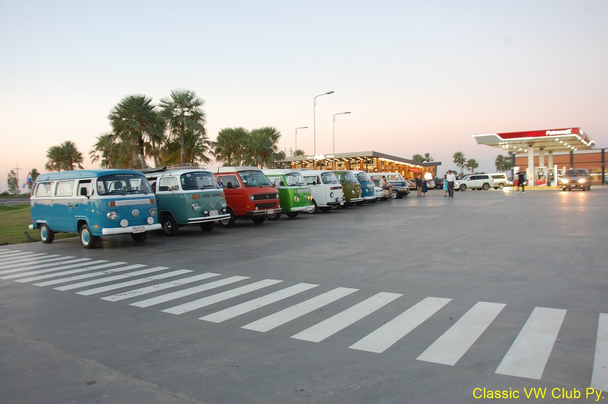 CVWC_PY's tweet photo. El sábado 7/06 realizamos nuestro encuentro en la Estación Petromax Chaco'i, el paseo incluyó un paso por el puente Héroes del Chaco en caravana de clásicos VW. 
32 vehículos formaron parte del paseo. 

Todas las fotos en nuestra fan page de facebook.

 https://t.co/SF5LqGKRVt https://t.co/RQZLXCSGvF
