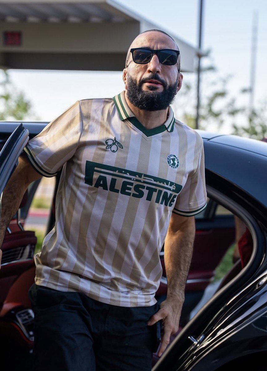 OmerOsman200's tweet photo. Belal Muhammad wore a Palestine football jersey to his UFC match yesterday, with Hind Rajab’s name/age written on the back.

Hind was 5 years old when the IOF murdered her. Till date, none of the murderers have been charged/prosecuted.

Palestine’s champion. ❤️🇵🇸 @bullyb170 

Jersey by @WearThePeaceCo 

📸: UFC/Louis Taylor