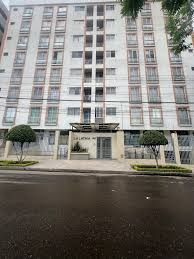 Moiale7's tweet photo. @MyCatsYouCats y DON GATO le QUIERO AVISAR a ud, que es #DEFENSOR DE los gatos, por aca, que en Cochabamba Bolivia en "este EDIFICIO horrendo" Amenazaron de MUERTE a un pobre gato blanco que solo comia por ahi en un GARAGE y ahora le FRACTURARON una pata por CAZARLO, lo TORTURAN https://t.co/WNjNDYJRFt