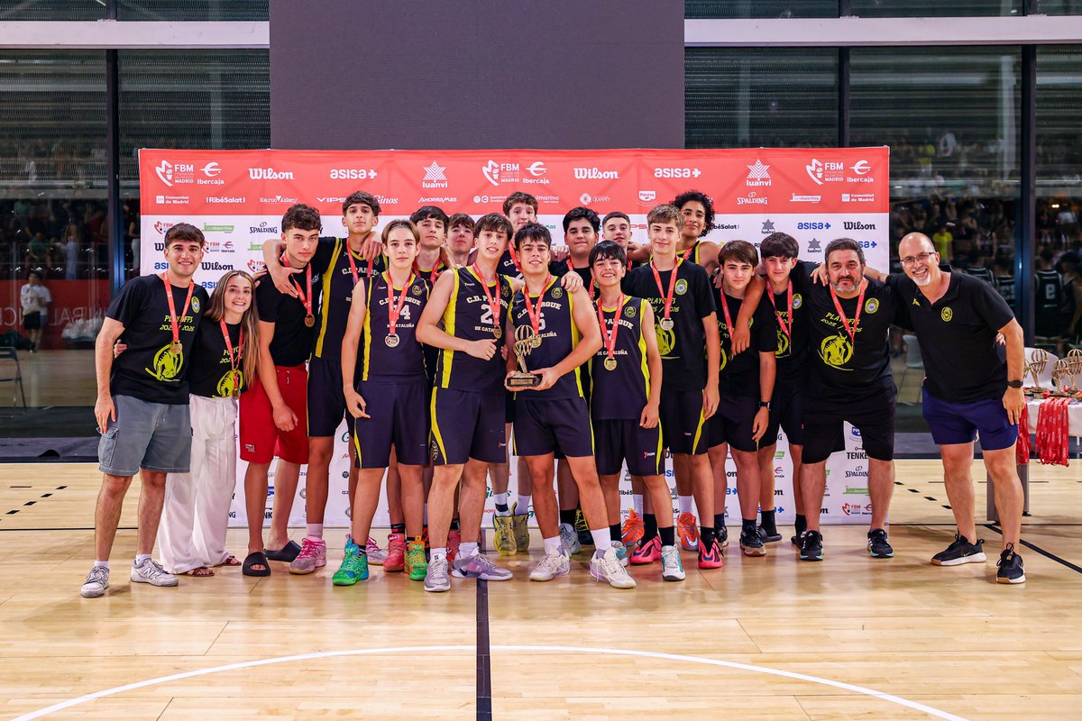 FBMadrid's tweet photo. Así ha quedado la categoría CADETE MASCULINO SEGUNDA DIVISIÓN en el #DíaPreferenteFBM

🥇  Parque Cataluña Torrejón Amarillo
🥈@baloncestoabvo
🥉 Opticlass @RaicesMostoles 
4⃣  @ApaCabrini Verde https://t.co/EmWFdiHqDy