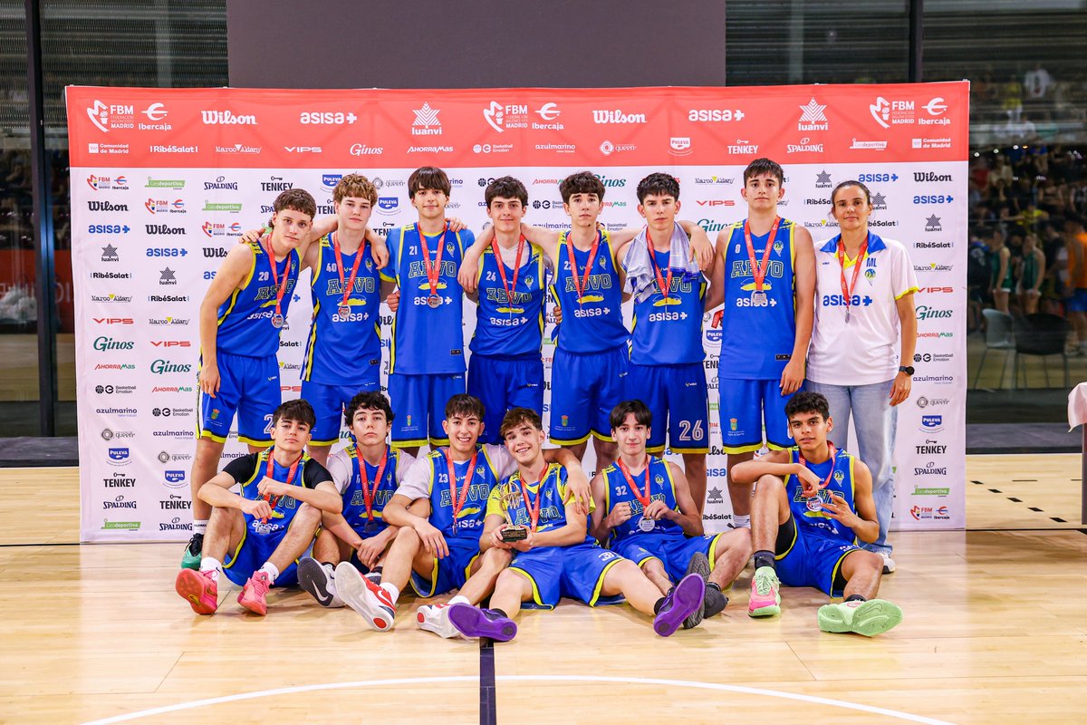 FBMadrid's tweet photo. Así ha quedado la categoría CADETE MASCULINO SEGUNDA DIVISIÓN en el #DíaPreferenteFBM

🥇  Parque Cataluña Torrejón Amarillo
🥈@baloncestoabvo
🥉 Opticlass @RaicesMostoles 
4⃣  @ApaCabrini Verde https://t.co/EmWFdiHqDy