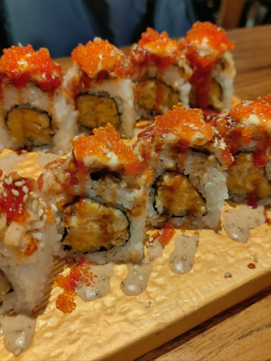 NikDesignArg's tweet photo. Just found the best hidden sushi spot in town! The melt-in-mouth toro nigiri and crispy tempura rolls hit different  Must-visit for all food lovers! https://t.co/vijgaSBdQH