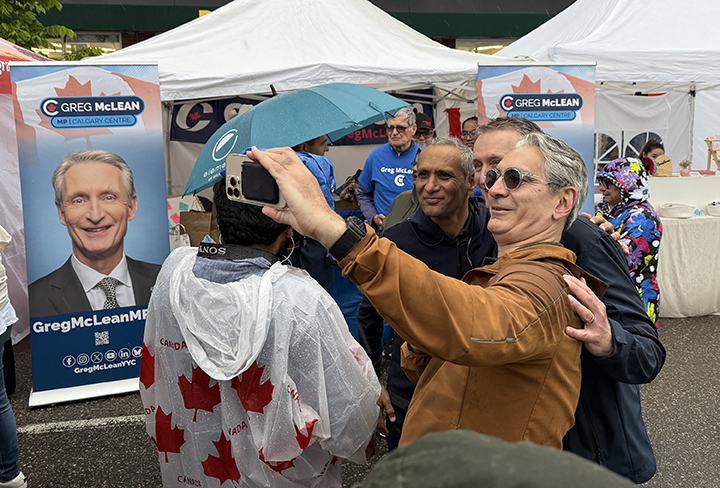 GregMcLeanYYC's tweet photo. The sun is back! There's still time to drop by the Lilac Festival and visit my tent before 6 PM closing time. We're across from Safeway. Hope to see you!

#calgarycentre #yyc #cdnpoli #lilacfestival https://t.co/9FZPaagTcH