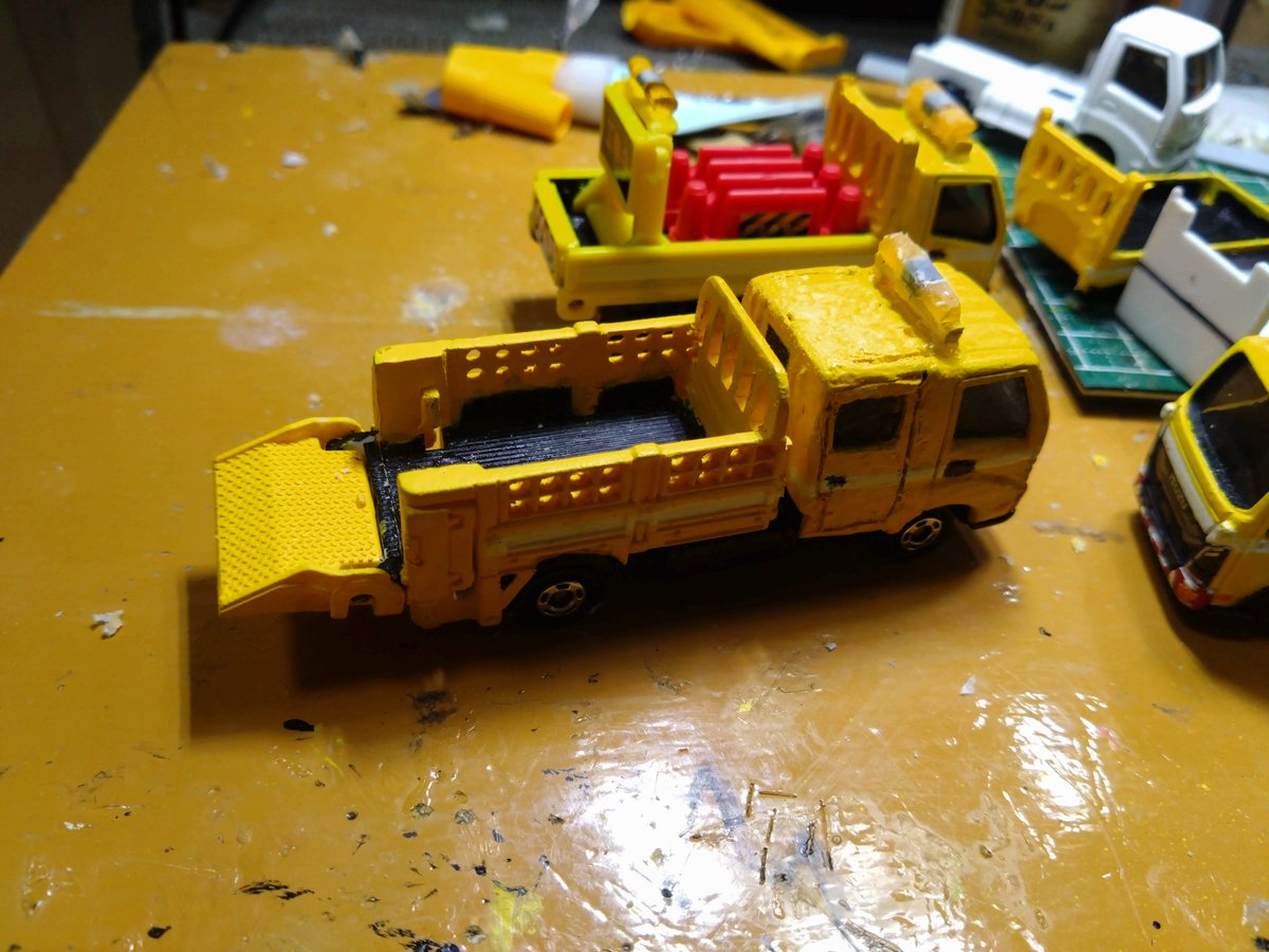 H2SO4Fas's tweet photo. Ｗキャブパワーゲート
規制車
作成完了。

＃トミカ改造
＃維持作業車 https://t.co/9Eio76KdnU