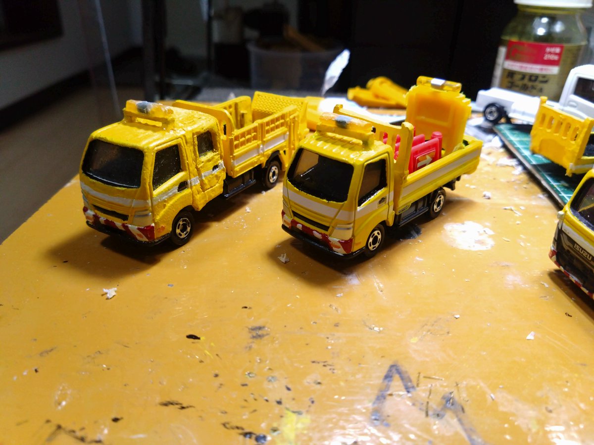 H2SO4Fas's tweet photo. Ｗキャブパワーゲート
規制車
作成完了。

＃トミカ改造
＃維持作業車 https://t.co/9Eio76KdnU
