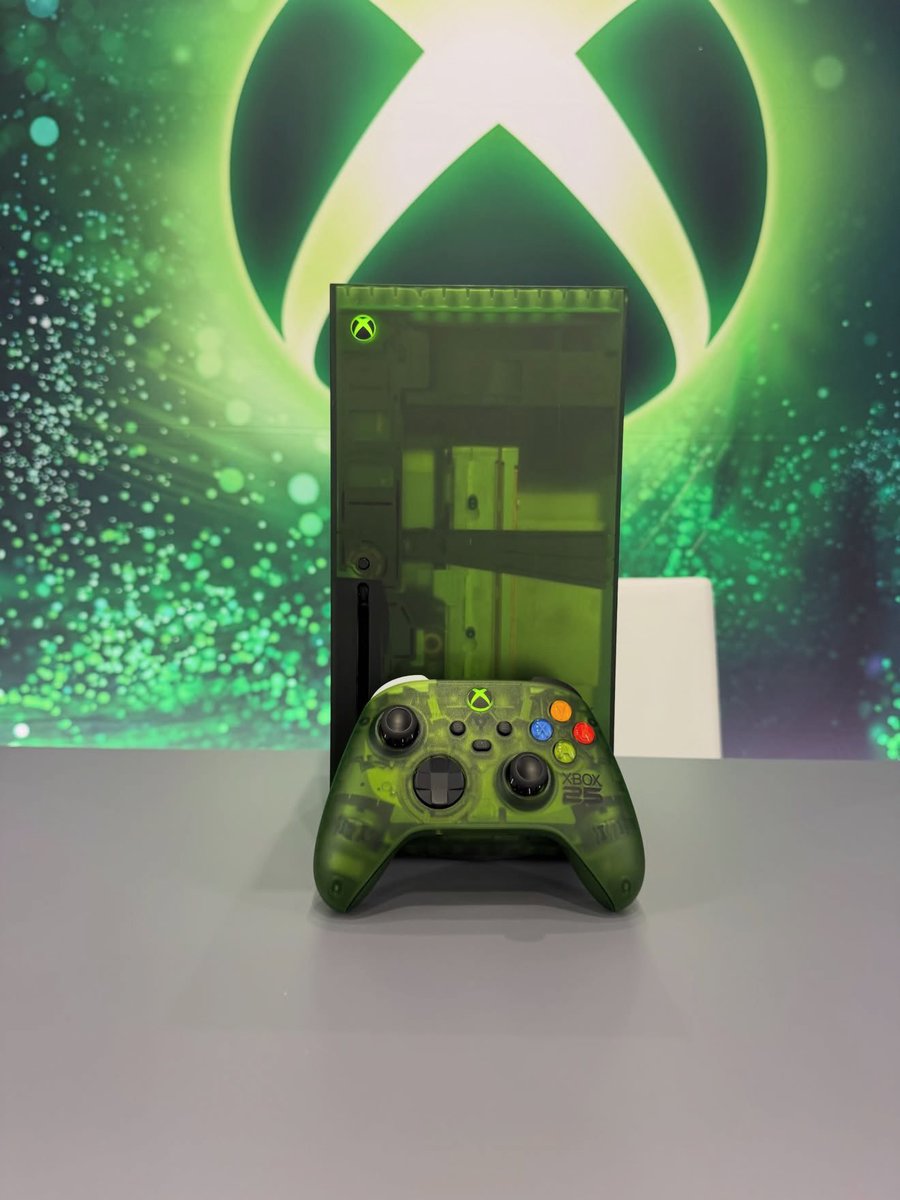 CerebrosG's tweet photo. El nuevo Xbox edición especial 25 aniversario. https://t.co/qyGU0I4aH2