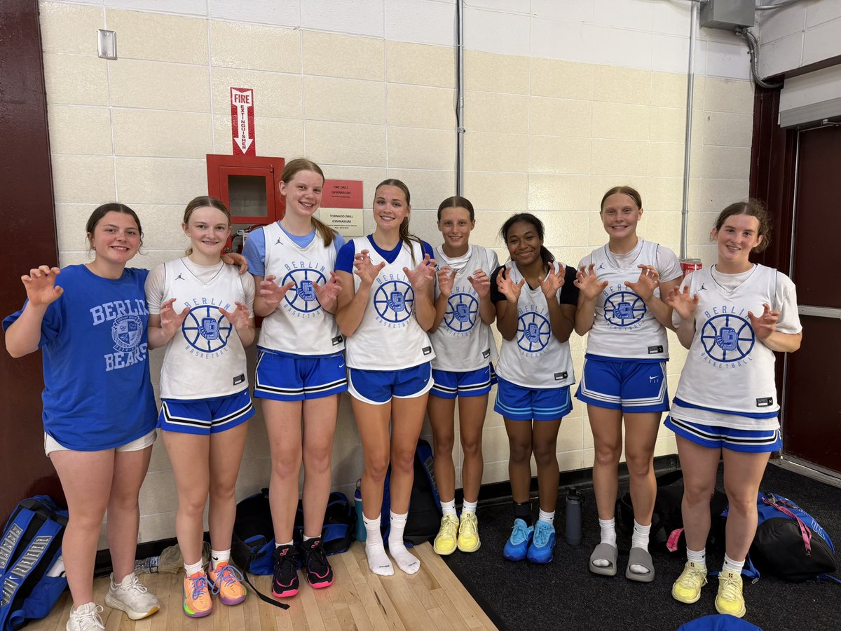 ladybearsbbk's tweet photo. A successful Sunday and the Lady Bears summer keeps rolling going 2-0 at the @SheHoopsBball Best of Ohio at Newark HS! Great job, ladies! @BerlinBearsAD #ClawsUp https://t.co/hxbIaj0qcS