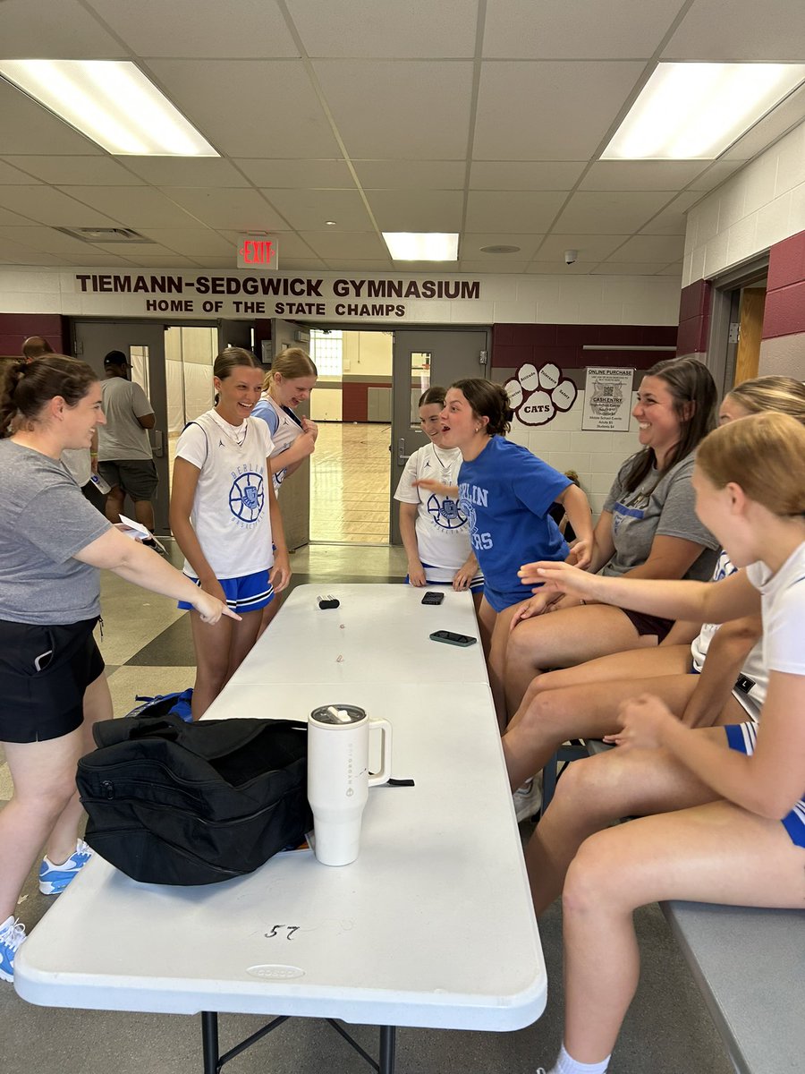 ladybearsbbk's tweet photo. A successful Sunday and the Lady Bears summer keeps rolling going 2-0 at the @SheHoopsBball Best of Ohio at Newark HS! Great job, ladies! @BerlinBearsAD #ClawsUp https://t.co/hxbIaj0qcS